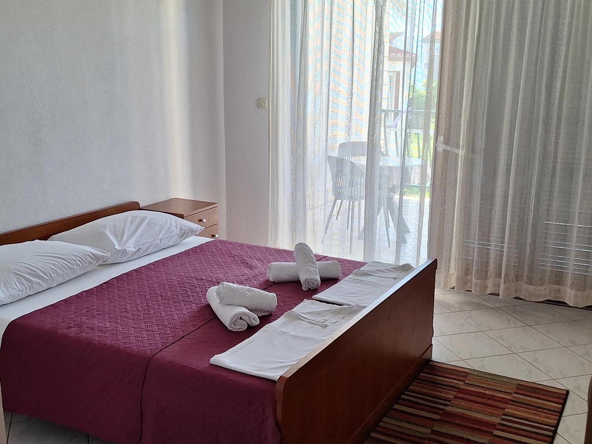 Ante Apartments Duće Zimmer foto