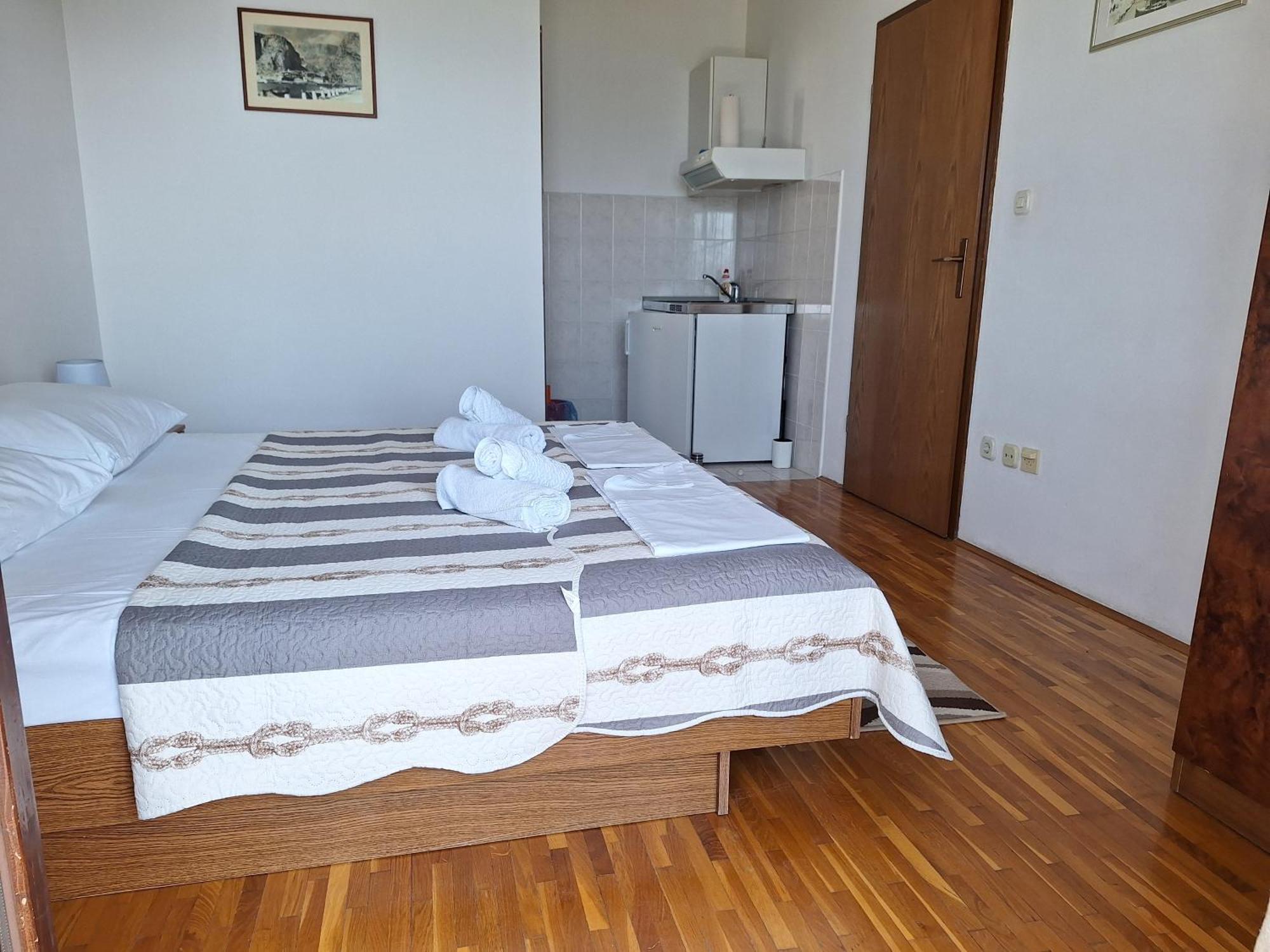 Ante Apartments Duće Zimmer foto